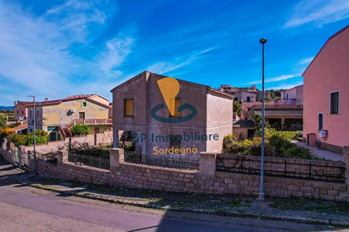 Casa in vendita in Via Giosuè Carducci Villarios Giba Sud Sardegna Sardegna Italia, Giba