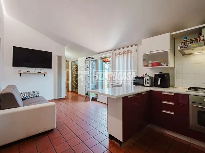Appartamento trilocale in vendita in Via Carlo Pisacane, Massa Lombarda