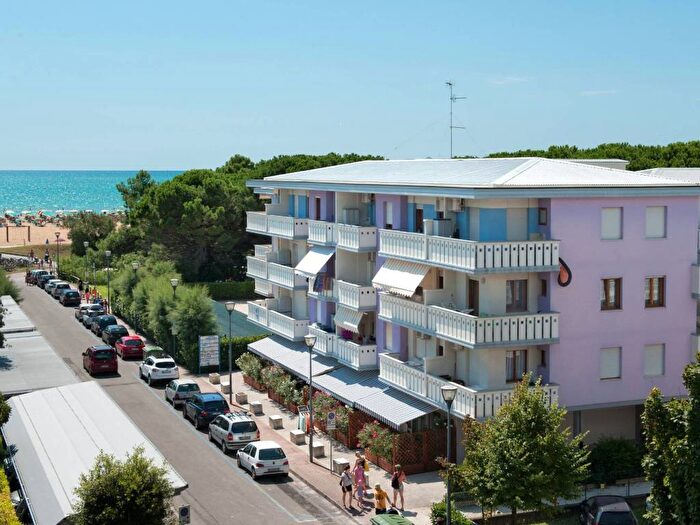 Appartamento trilocale in vendita in Via Pietro Mascagni, Bibione, San Michele al Tagliamento