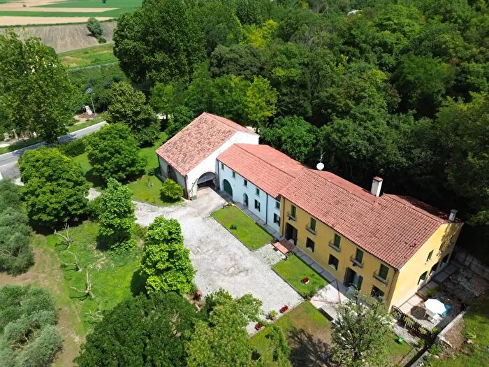 Casa quadrilocale in vendita in Via Banze, Baone