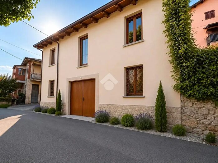 Casa bilocale in vendita in Via Casa Negri, Bolano