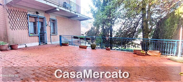 Appartamento quadrilocale in vendita in Via Roma, Rocca Di Papa