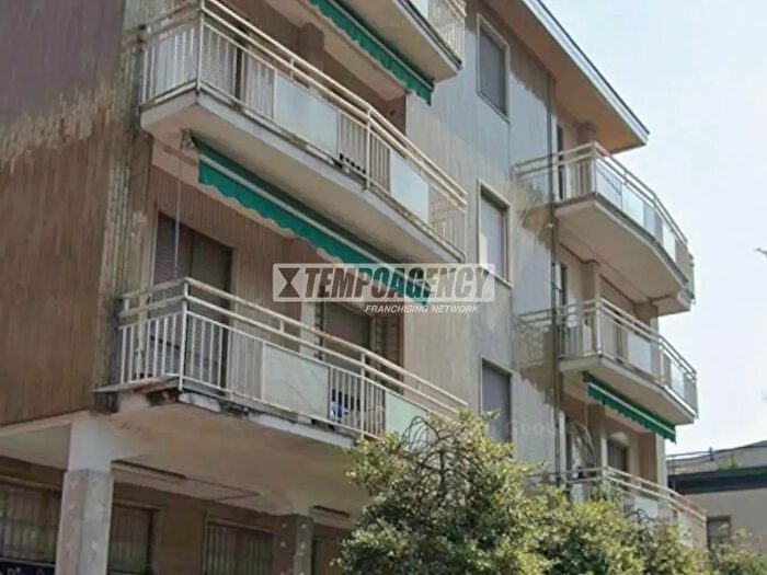 Appartamento trilocale in vendita in Via Monviso, Rozzano