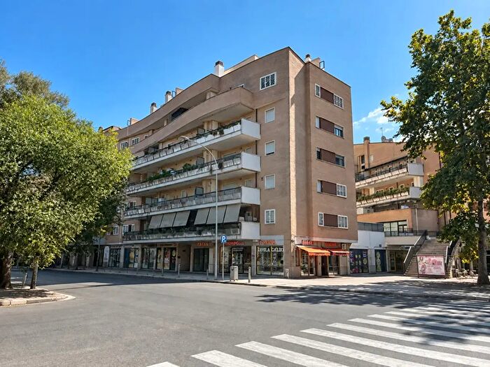 Appartamento bilocale in vendita in Via Isole Capo Verde, Roma