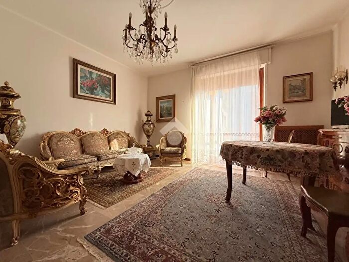 Appartamento trilocale in vendita in Via Achille Papa, Brescia