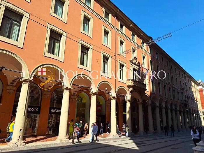 Appartamento bilocale in vendita in Via dellIndipendenza, Bologna