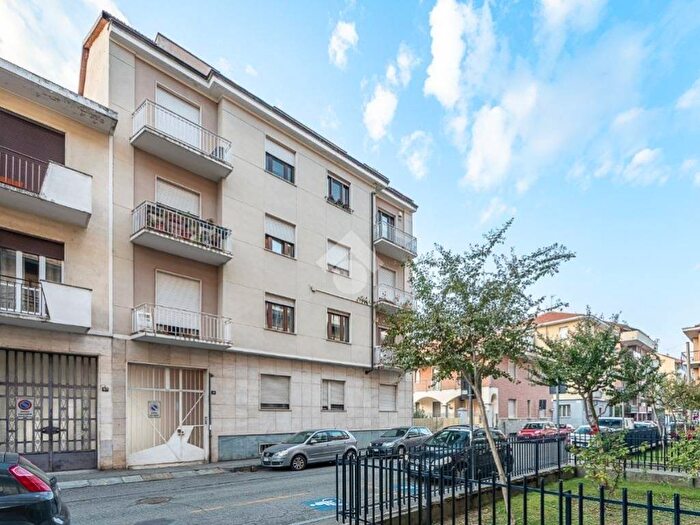 Appartamento con 5 locali in vendita in Via San Francesco d'Assisi, Venaria Reale