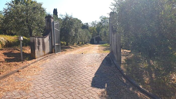 Casa con 12 locali in vendita in San Miniato