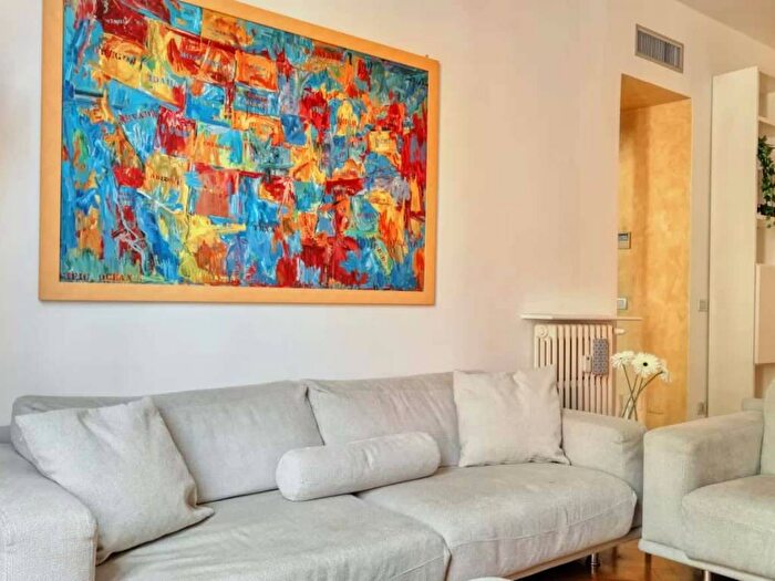 Appartamento trilocale in affitto in Via California, Solari, Milano