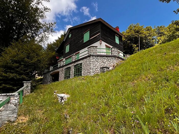Casa con 6 locali in vendita in Via degli Appennini, Rieti