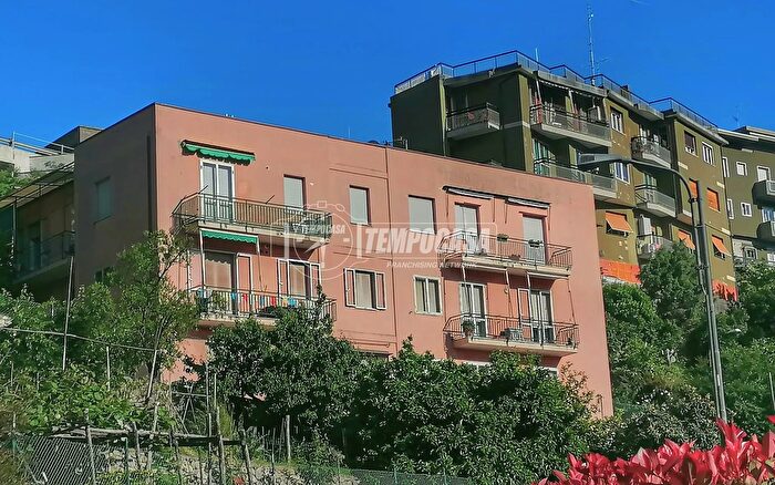 Appartamento trilocale in vendita in Via della Pineta, Finale Ligure