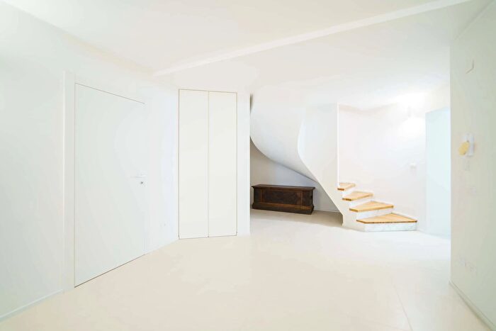 Appartamento in affitto in Via degli Ottoboni, Milano