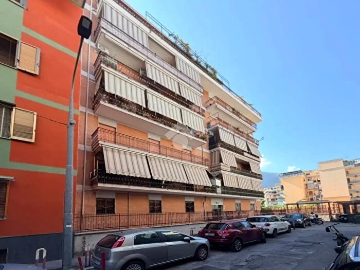 Appartamento trilocale in vendita in Via Pomponio, Castellammare Di Stabia