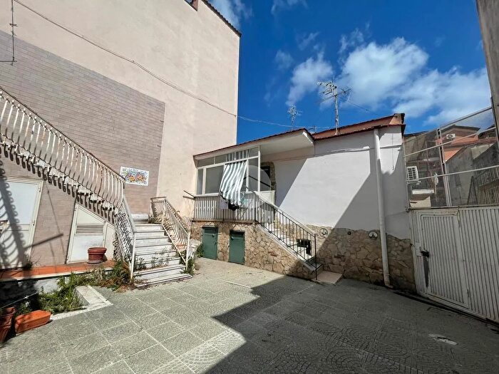 Appartamento bilocale in vendita in Via Santa Maria, Quarto