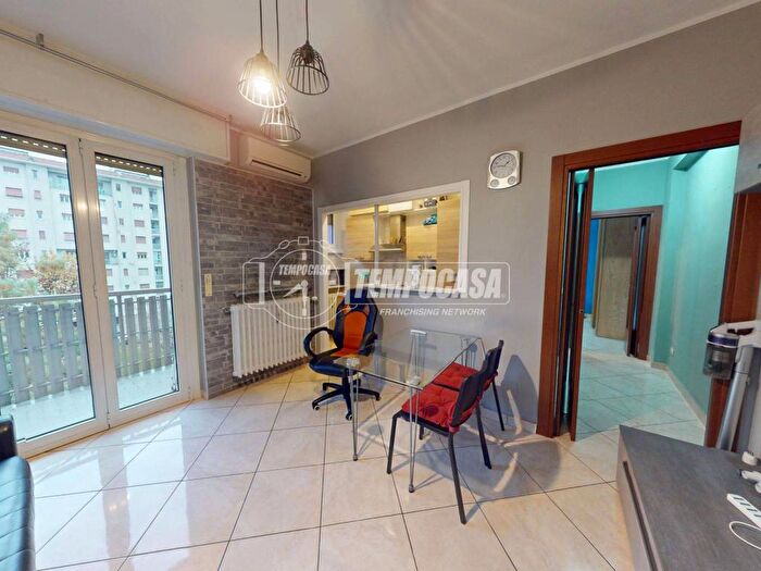 Appartamento bilocale in affitto in Via Comasina, Comasina, Milano