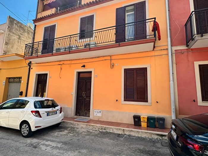 Casa con 7 locali in vendita in Via G Martorana, Avola