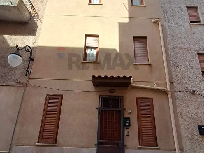 Casa con 6 locali in vendita in Via dellArco, Casteldaccia