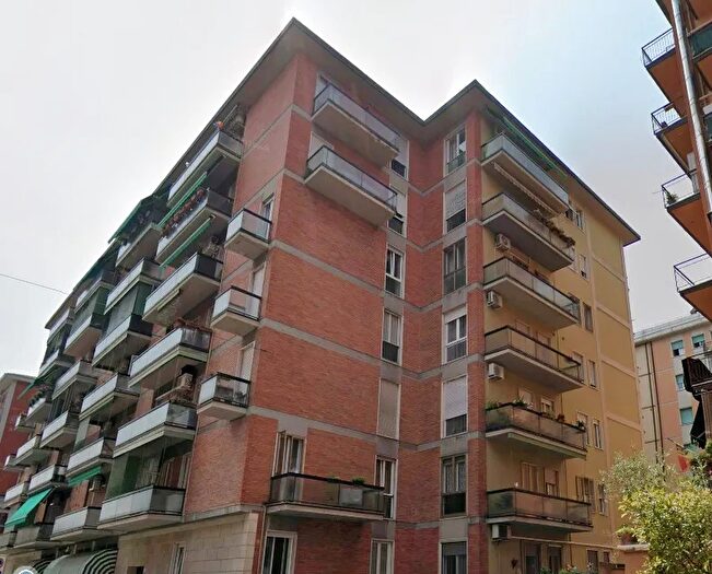Appartamento con 5 locali in vendita in Via Adriano Cristofoli, Verona