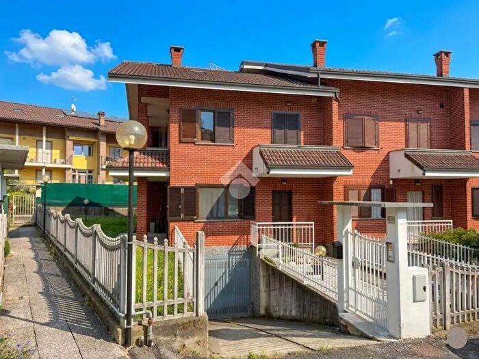 Casa con 5 locali in vendita in Via San Carlo, San Francesco Al Campo