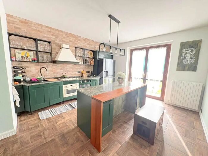Case in Vendita e in Affitto - 2
