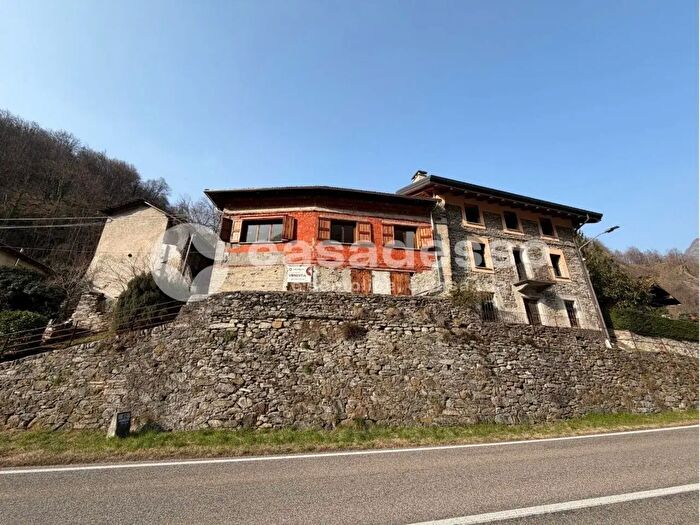 Casa quadrilocale in vendita in Localita Bettola Snc, Vocca