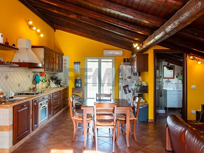 Appartamento quadrilocale in vendita in Via Enrico De Nicola, Belpasso