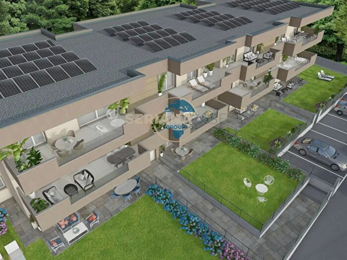 Appartamento quadrilocale in vendita in Via Petrarca, Ranica