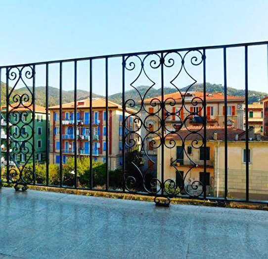 Appartamento trilocale in affitto in Centro, Levanto