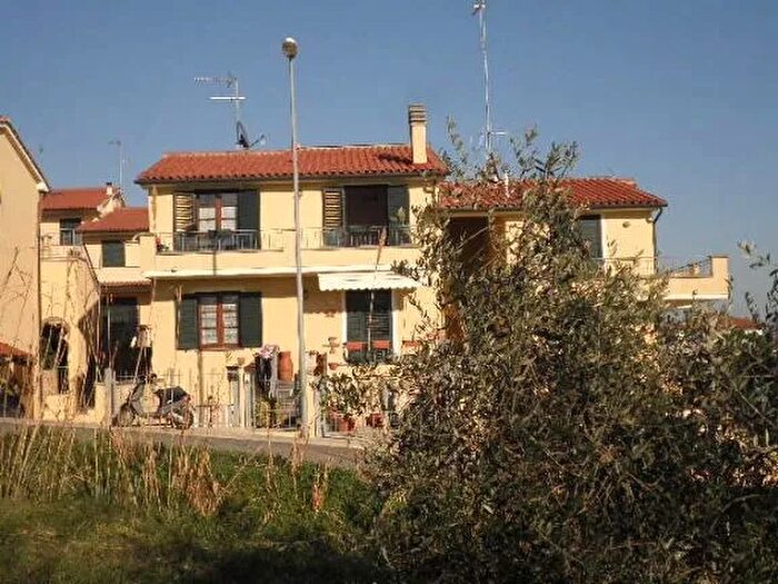 Appartamento trilocale in vendita in Guardistallo