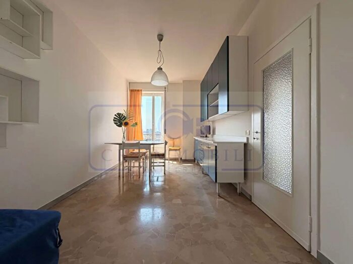 Appartamento con 5 locali in affitto in Via Milano, Baranzate