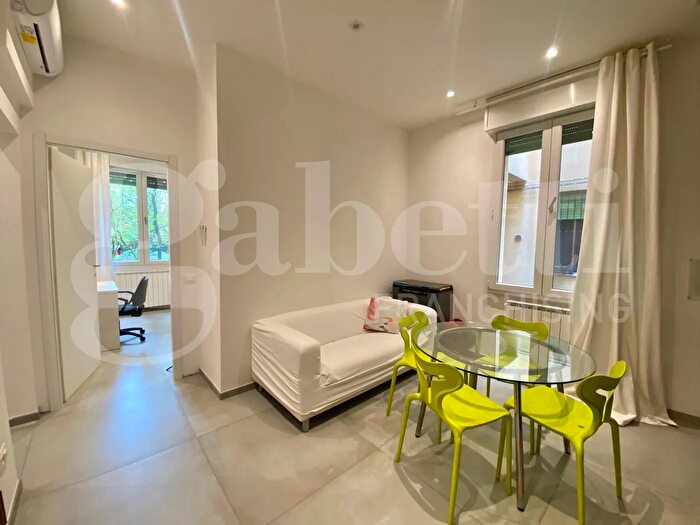 Appartamento trilocale in vendita in Via Domenico Cucchiari, Modena