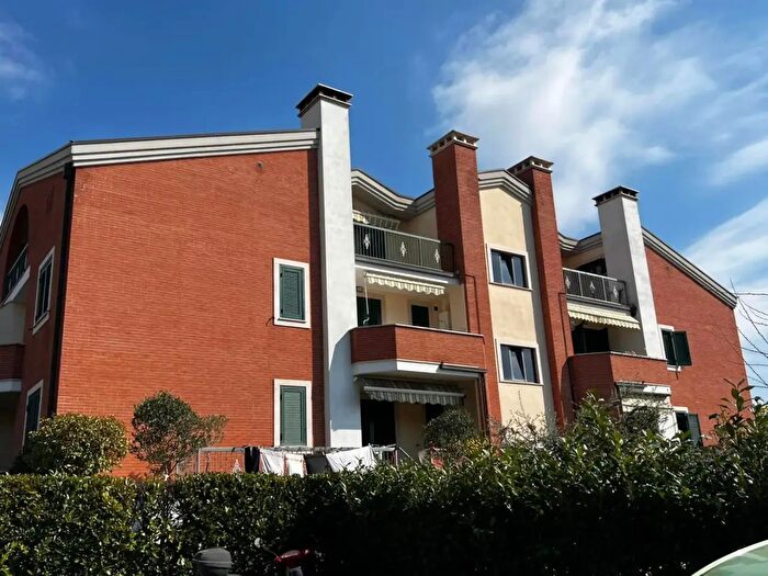 Appartamento con 6 locali in vendita in Appartamento al Piano Attico Ad Acquavogliera, San Gemini