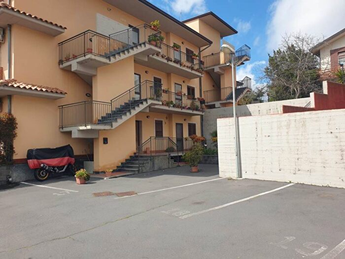 Appartamento bilocale in affitto in Via del Bosco, Centro, Mascalucia