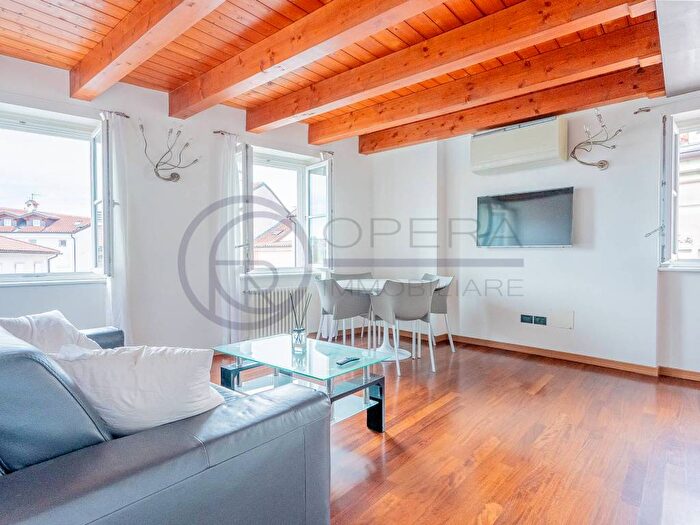 Appartamento trilocale in affitto in Via delle Mura, Città Vecchia, Trieste