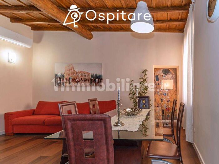 Appartamento trilocale in vendita in Via dei Quattro Cantoni, Colle Oppio, Roma