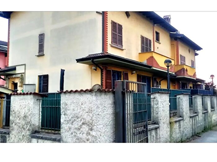 Case in Vendita e in Affitto - 3