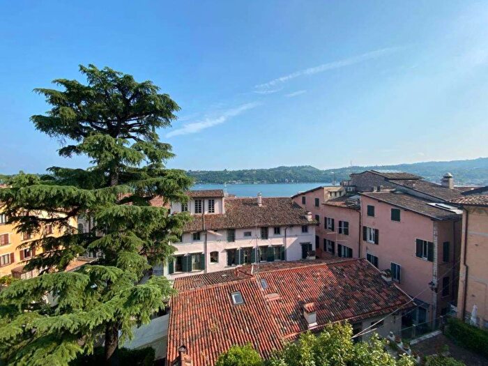 Appartamento trilocale in affitto in Via Brunati, Centro, Salò