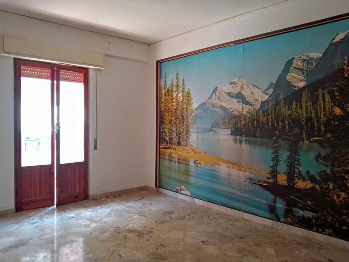 Appartamento trilocale in vendita in Via Benedetto Croce, Palermo