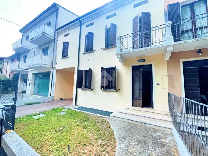 Appartamento bilocale in vendita in Via Martiri Libertà, Sorbolo Mezzani
