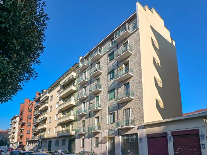 Appartamento quadrilocale in vendita in Via Trecate, Torino