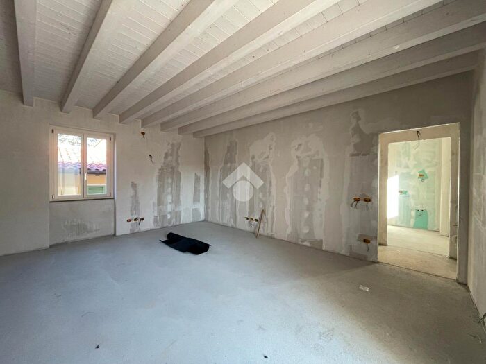 Appartamento trilocale in vendita in Via Ponte Fabbro, Cologne