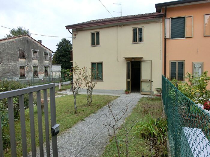 Casa quadrilocale in vendita in Via Pietro Micca Salzano, Salzano