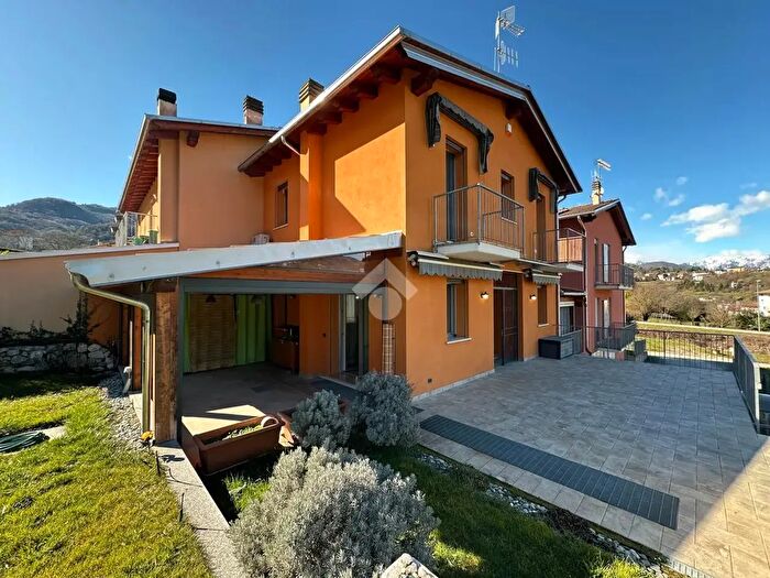 Casa con 8 locali in vendita in Contrada Cengi, Valdagno