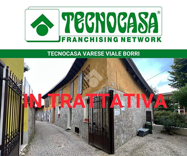 Casa con 10 locali in vendita in Via Conte Verde, Varese