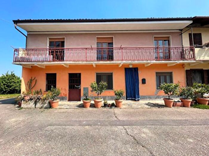 Casa con 6 locali in vendita in Borgata Cabora, Monta