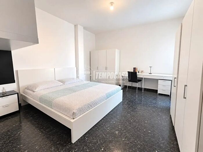 Appartamento con 5 locali in vendita in Via Cornalias, Cagliari