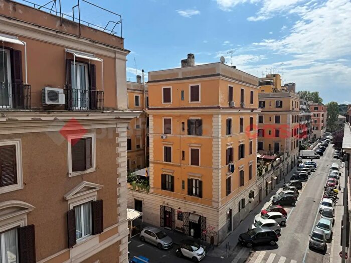 Appartamento bilocale in affitto in Via Ginori, Roma
