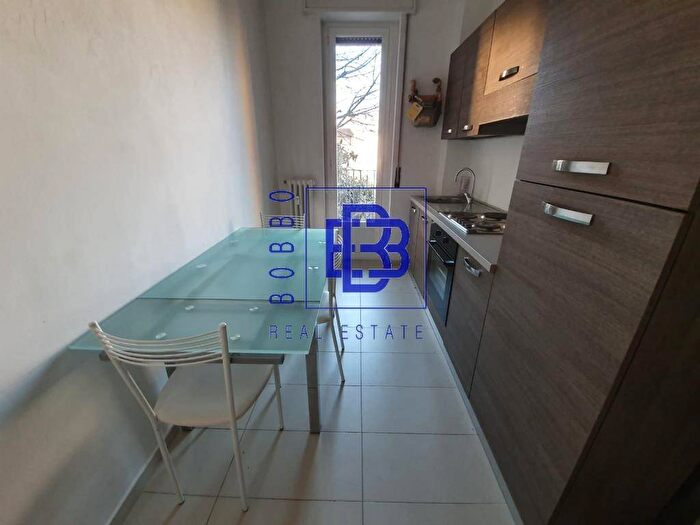Appartamento trilocale in affitto in Via Spartaco, Montenero, Milano