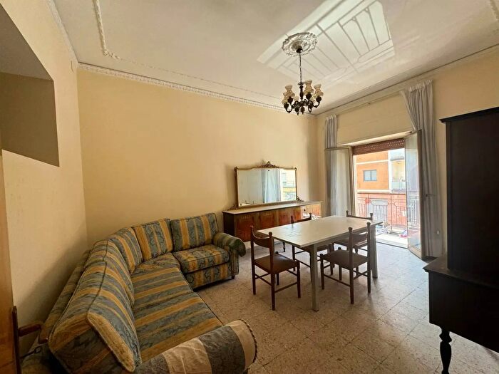 Casa quadrilocale in vendita in Via Dante, Vibo Valentia