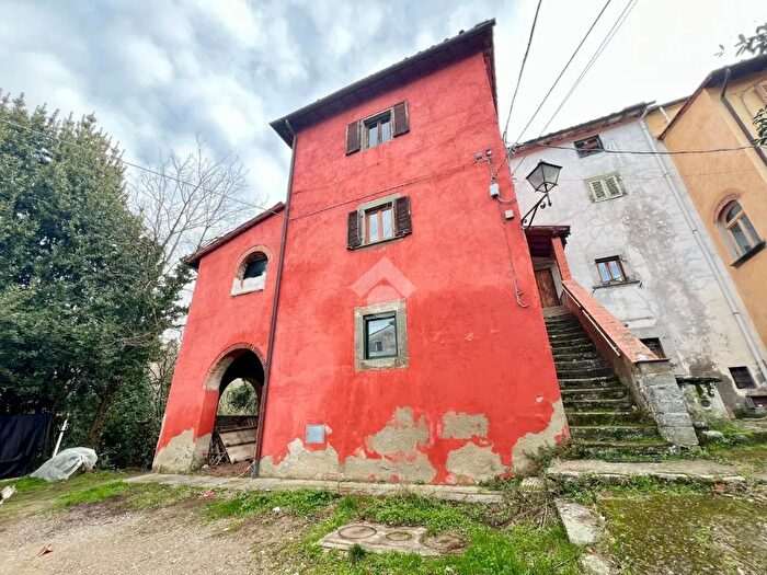 Appartamento con 6 locali in vendita in Località Simonti, Castelfranco Piandiscò